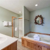 Отель Majestic Point Lodge 5 Bedroom Mountain View Home with Hot Tub, фото 7