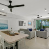 Отель Ground-floor Absolute Beachfront Luxury, фото 9
