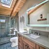 Отель Luxe Reno Chalet w/ Mountain View: 3 Mi to Skiing!, фото 10