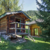 Отель Cosy, Charateristic Chalet Near the Petit Châtel Lifts, фото 1