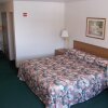 Отель Budget Host Inn & Suites, фото 1