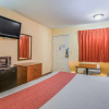 Отель Rodeway Inn & Suites, фото 12