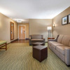 Отель Comfort Suites North, фото 16