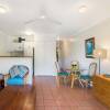 Отель The York Beachfront Holiday Apartments, фото 5