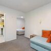Отель 1 Bedroom Light Studio Flat In Surrey Quays, фото 3