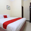 Отель RedDoorz @ Mantrijeron 2, фото 16
