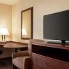 Отель Hampton Inn & Suites West Bend, фото 24