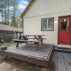 Отель Pinecone Cabin - Cozy And Charming Cabin In A Prime Location! Beautiful Wood Burning Fireplace! 2 Be, фото 9