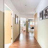 Отель The Bow Mews - Modern Bright 2bdr Apartment With Patio, фото 1