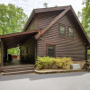 Отель Wolf Den 4 Bedroom Cabin by Redawning, фото 21