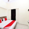 Отель OYO 38404 Arora Classic Guest House, фото 4