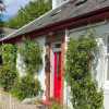 Отель Gorgeous Comrie Cottage, hot tub & Mountain Views, фото 1