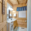 Отель Black Bear Hideaway 3 Bedroom Home with Hot Tub, фото 6