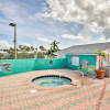 Отель Waterfront Nettles Island Beach House: Pool Access, фото 23