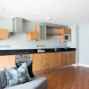 Отель Spacious 2 Bed - Battersea High Street, фото 4