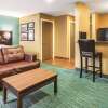 Отель La Quinta Inn & Suites by Wyndham San Francisco Airport West, фото 24