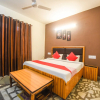 Отель OYO 12411 Woodside Guest House, фото 3