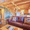 Отель Chubby and Cubbys Den - Three Bedroom Cabin, фото 39
