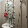 Отель RedDoorz near CitraLand Gama City Medan, фото 16