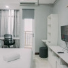 Отель Homey And Comfy Stay Studio Apartment At B Residence, фото 6