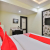 Отель OYO 17117 Hotel Rainbow, фото 13