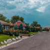 Отель Golden Dragon Villa Hotel, фото 1