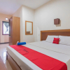 Отель RedDoorz Plus At Hotel Sofia Pangandaran, фото 19