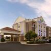 Отель Holiday Inn Express & Suites Shawnee, an IHG Hotel, фото 1