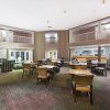 Отель La Quinta Inn & Suites by Wyndham Houston Bush IAH South в Хьюстоне