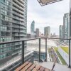 Отель Sky View Suites - Maple Leaf Square в Торонто