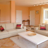 Отель Stunning 4 bed Villa With Private Pool, Bbq, Wifi, Lake Views, Walking Distance to Restaurant, фото 4