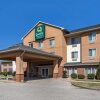 Отель Comfort Inn & Suites, фото 1