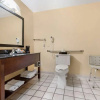 Отель Quality Inn & Suites, фото 10