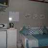Отель Tripple Room 3 Singlesking Single Cherry Lane Self Catering and BB, фото 3