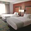 Отель La Quinta Inn by Wyndham Pittsburgh Airport в Мун-Тауншипе