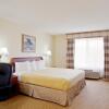 Отель Country Inn & Suites By Carlson Shakopee в Шакопях