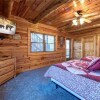 Отель Hemlock Inn - Eight Bedroom Cabin, фото 4