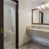 Отель Quality Inn & Suites Airport West, фото 8