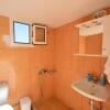 Отель Lush Holiday Home, фото 8