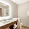 Отель Holiday Inn Express Hotel & Suites Springfield, фото 8