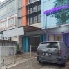 Отель RedDoorz near Trans Studio Bandung 3, фото 1