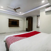 Отель OYO 11842 Hotel Sri Sai Grand Inn, фото 7