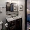 Отель Aztex Retreat - Three Bedroom Cabin, фото 6
