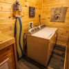 Отель Mansion In The Sky Eleven Bedroom Cabin, фото 8