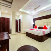 Отель OYO 22053 Krishna Palace, фото 6