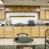 Отель Country Inn & Suites by Radisson Erie, фото 24