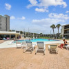 Отель Sugar Beach A6-Lovely 4 bedroom 3 bath Condo. Sleeps 11. Free Beach Chairs 2021! 4 Condo by RedAwnin, фото 20