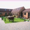 Отель Church Farm Barns, фото 1