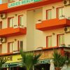 Отель Ladies Beach Hotel, фото 1
