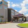 Отель La Quinta Inn & Suites by Wyndham Leesville Ft. Polk, фото 1